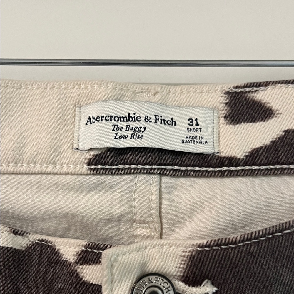 Abercrombie & Fitch "The Baggy" Jeans - Picture 2 of 6